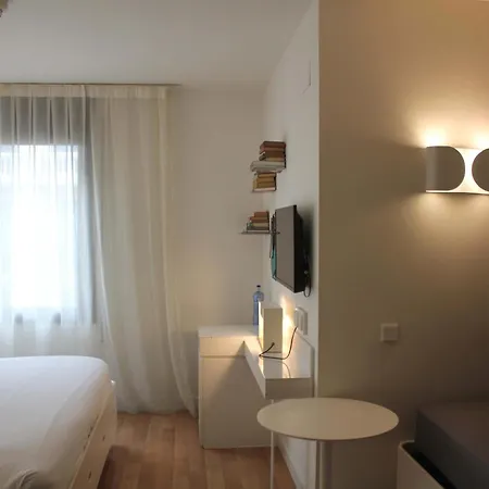 Pol & Grace Hotel Barcellona Esterno foto