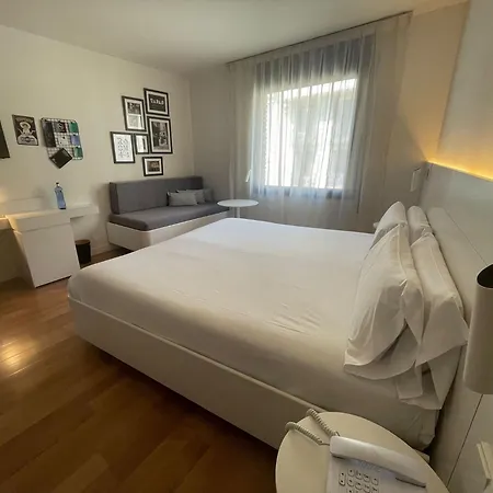 Pol & Grace Hotel Barcellona Esterno foto