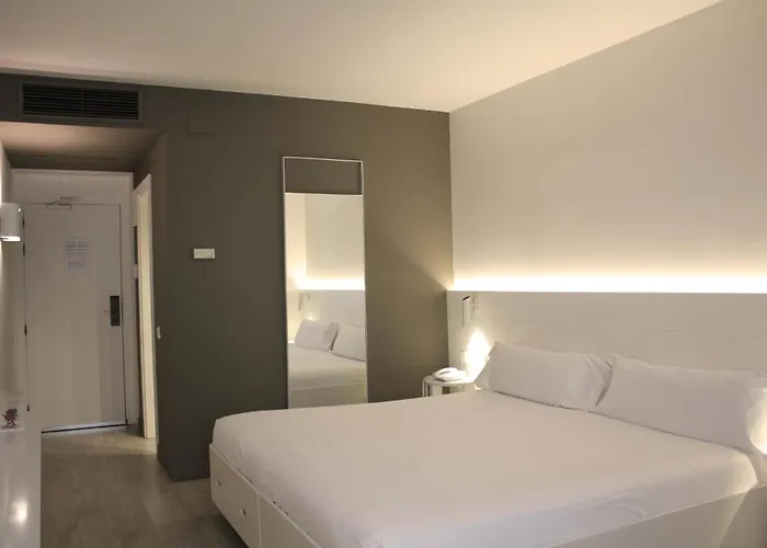 Pol & Grace Hotel