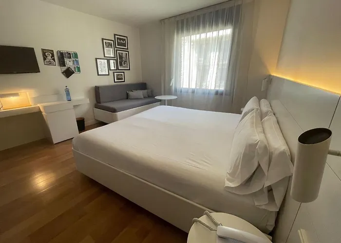 Pol&Grace Hotel